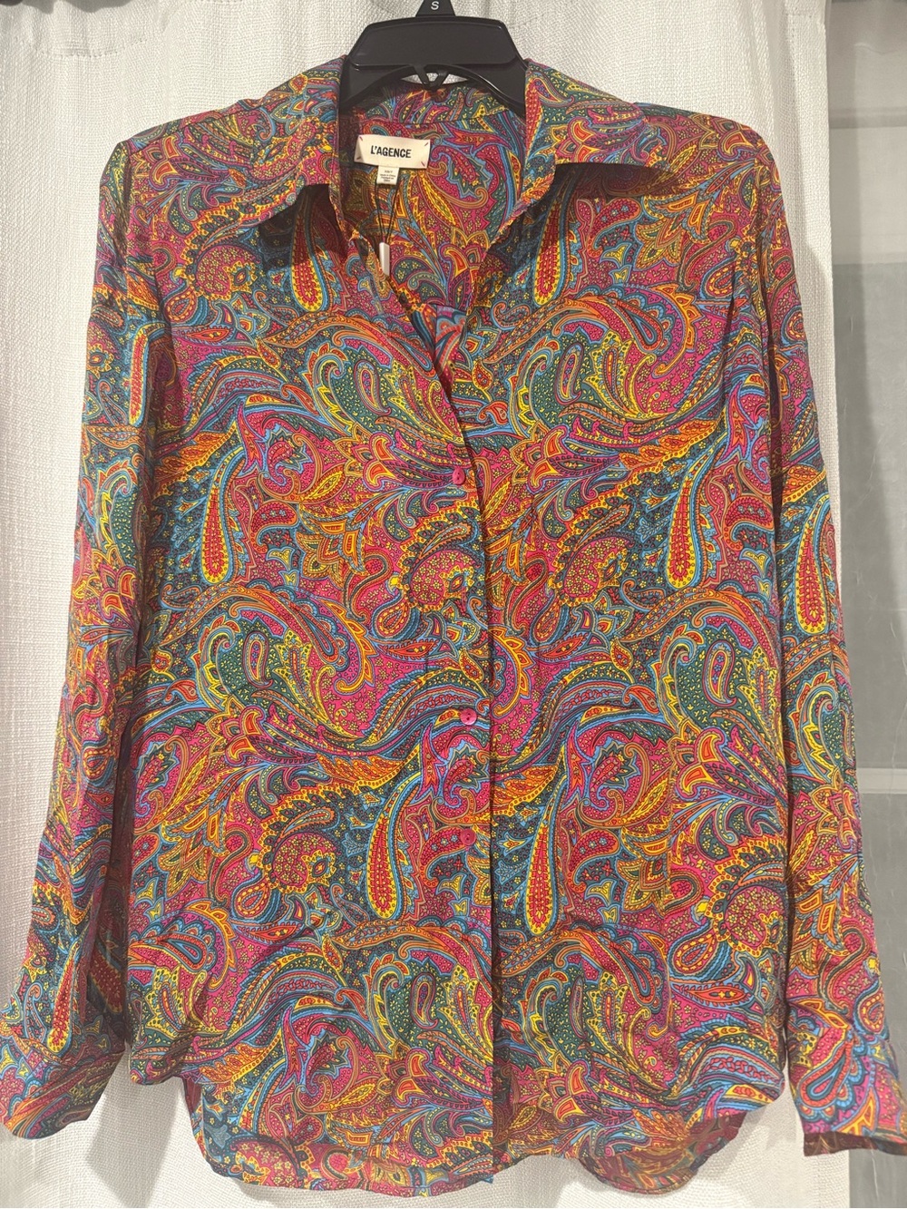 L'AGENCE Vibrant Paisley Button-Down Shirt in Pink and Blue